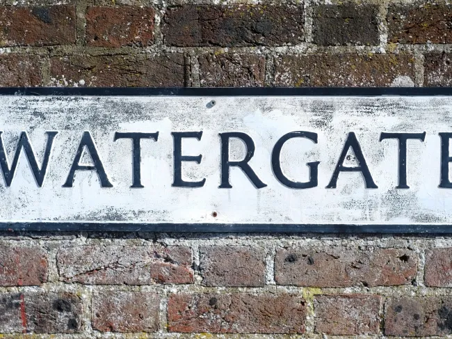 watergate sign